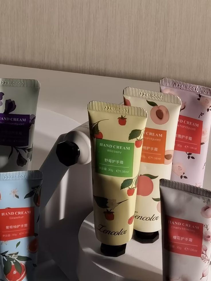 10Pcs Fruity Flowery Hand Cream Moisturizing Nourishing anti Chap Repairing Hands Care Beauty Skincare Hand Creams Sets